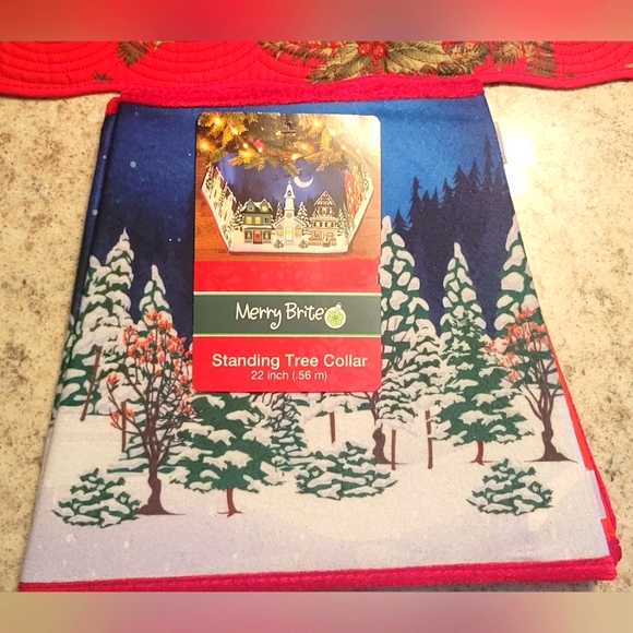 Merry Brite Standing Christmas Tree Collar - Picture 1 of 5